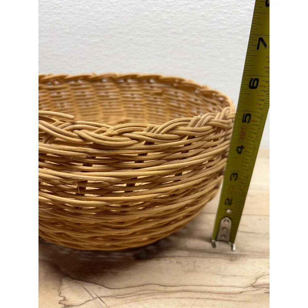 Vtg Handwoven Wiker Round Basket 9